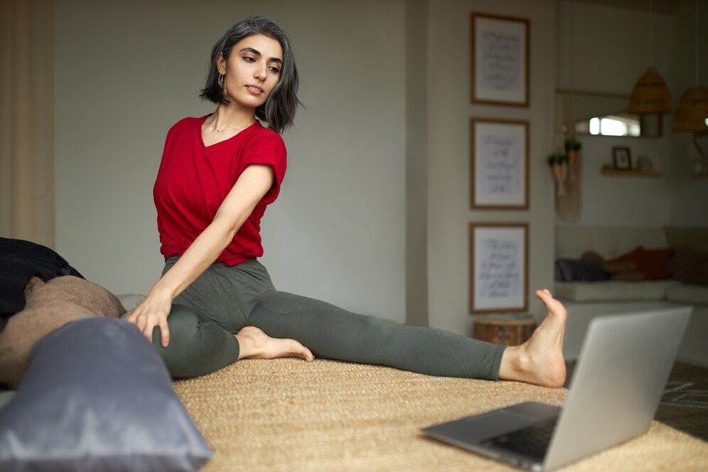 20-Minute Yoga Classes to Keep Your Practice Alive Through the Holidays